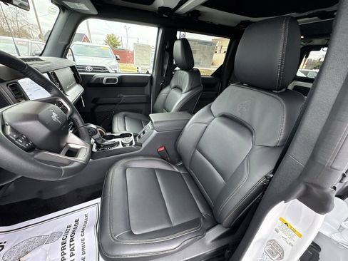 New 2025 Ford Bronco Badlands AWD/4WD image 11