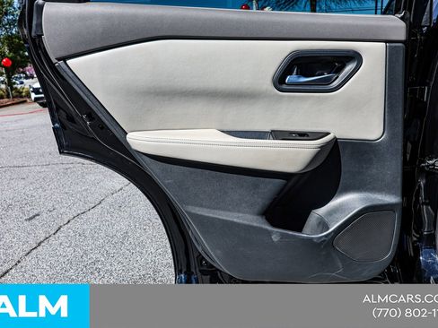 Used 2025 Nissan Rogue SV image 43