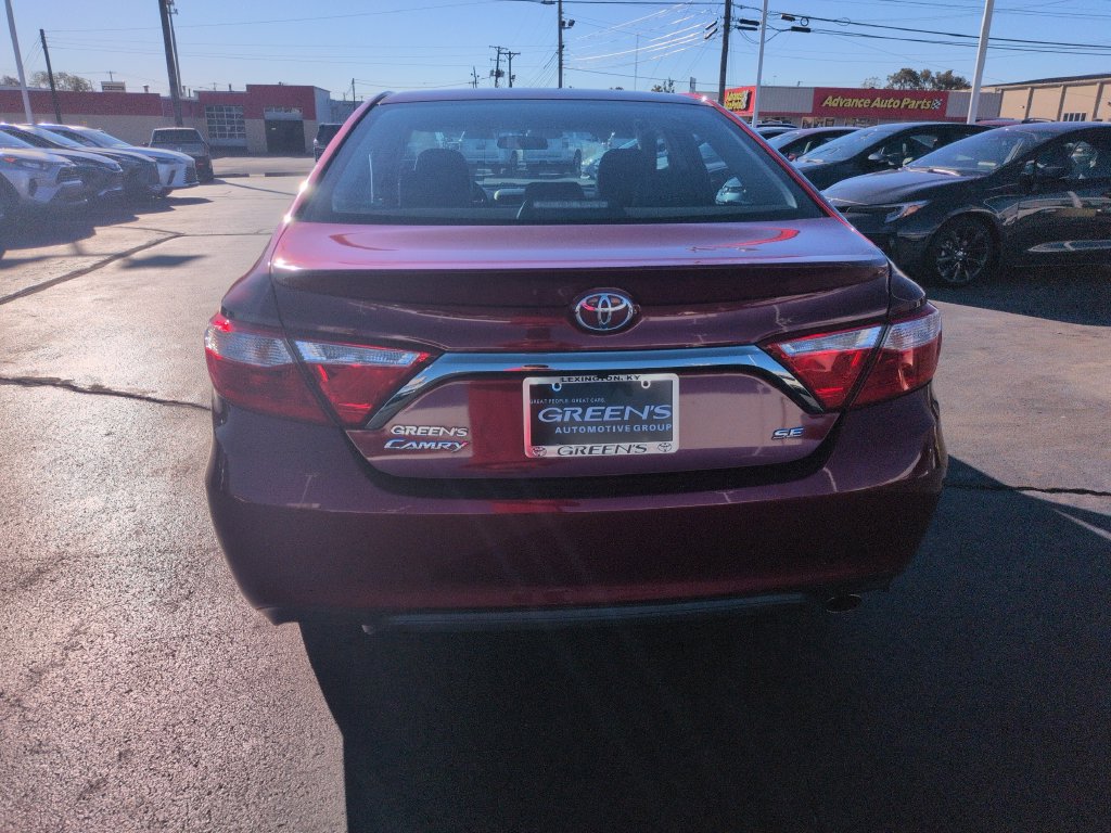 Used 2017 Toyota Camry SE FWD image 4