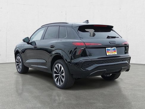 New 2026 Audi Q3 quattro 2.0T AWD/4WD image 7