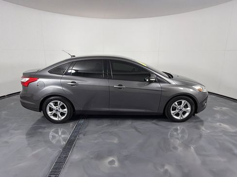 Used 2014 Ford Focus SE FWD image 4