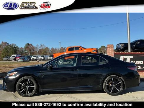Used 2019 Toyota Camry XSE FWD image 4