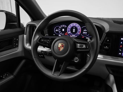 Certified 2025 Porsche Cayenne Coupe AWD/4WD image 30