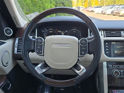 Used 2016 Land Rover Range Rover HSE image 11