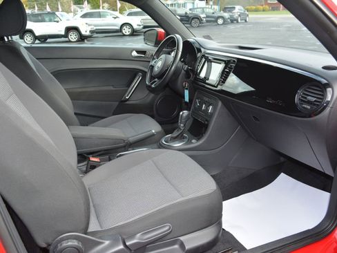 Used 2019 Volkswagen Beetle S image 8