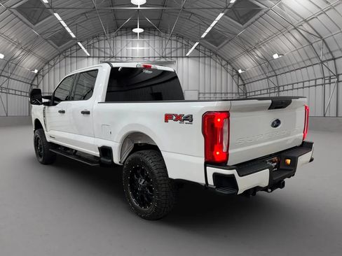 Used 2024 Ford F250 XLT w/ FX4 Off-Road Package AWD/4WD image 3