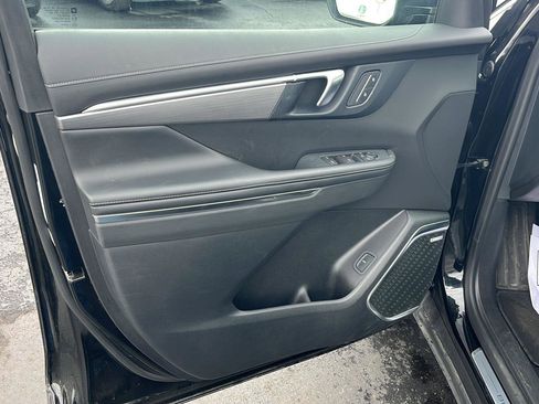 Used 2025 Buick Enclave Preferred image 18