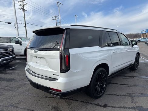 Used 2023 Cadillac Escalade ESV Sport Platinum w/ LPO, ONYX Package image 5