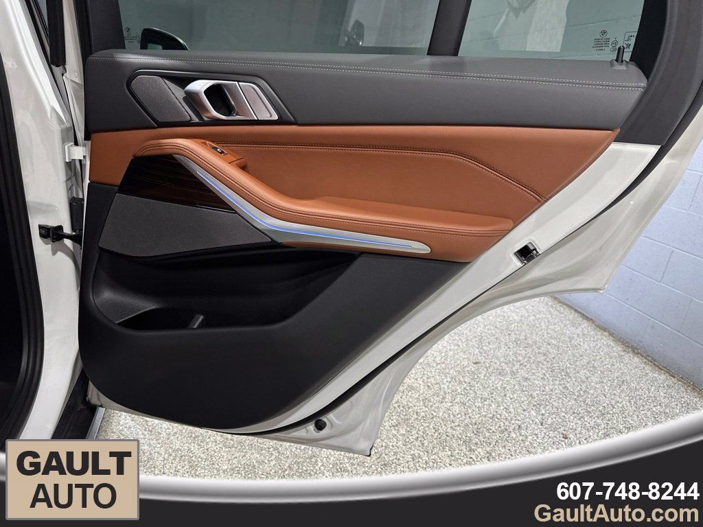 Used 2026 BMW X5 xDrive50e AWD/4WD image 19