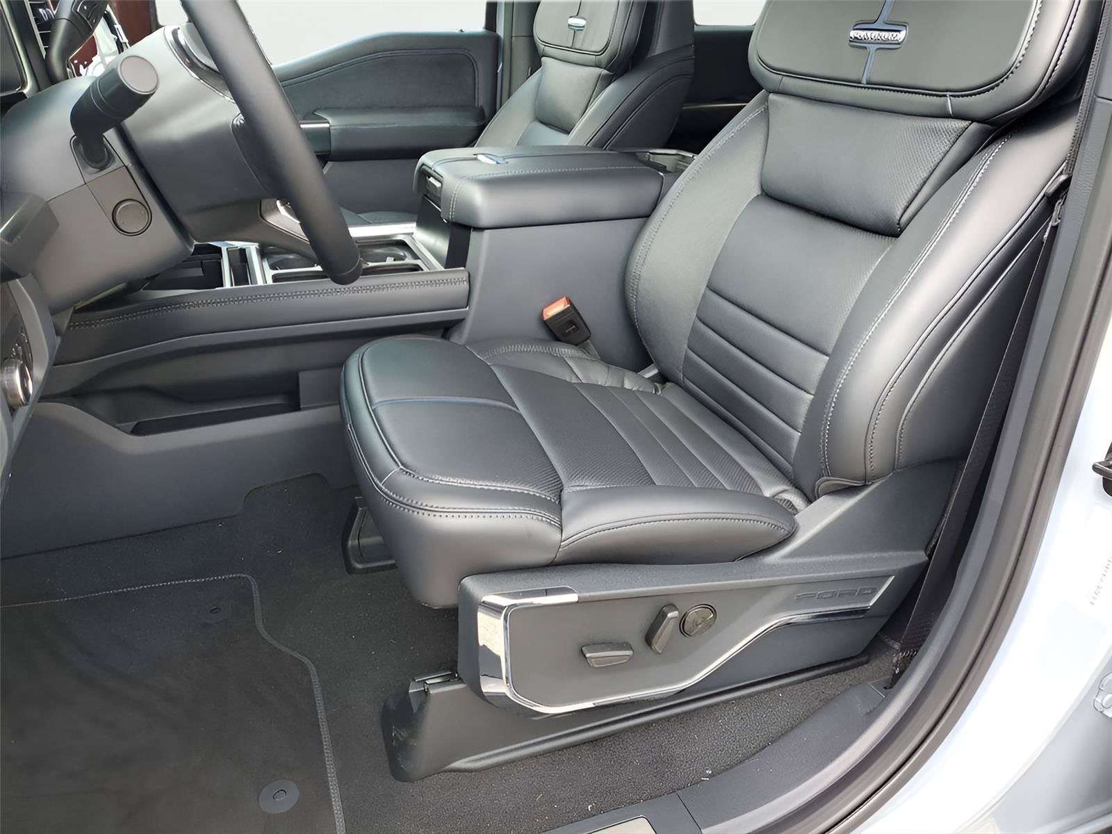 New 2026 Ford F250 Platinum AWD/4WD image 16
