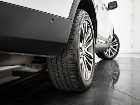 Used 2017 Ford Explorer Platinum image 53