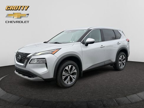 Used 2022 Nissan Rogue SV image 1