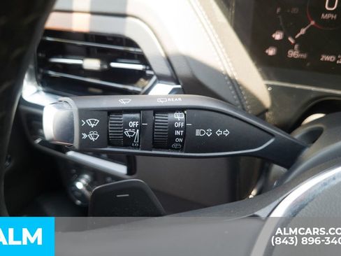 Used 2025 GMC Yukon Denali AWD/4WD image 32