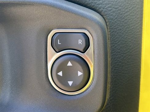 Used 2022 Jeep Wrangler Unlimited Sahara image 25