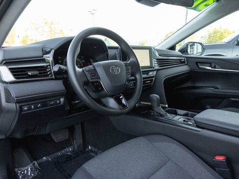 Used 2026 Toyota Camry LE AWD/4WD image 10