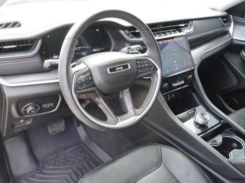 Used 2023 Jeep Grand Cherokee L Limited RWD image 26