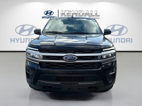 Used 2022 Ford Expedition XLT image 2