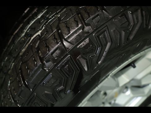 Used 2022 Chevrolet Silverado 1500 LT w/ Protection Package image 29