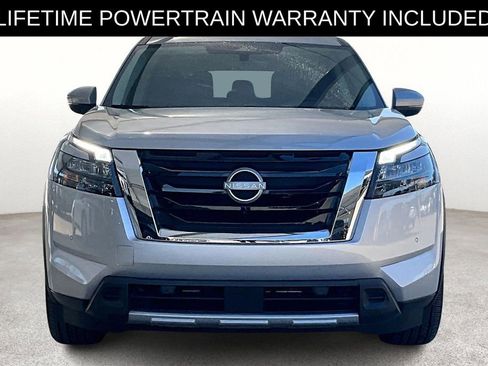 Used 2025 Nissan Pathfinder Platinum w/ Cargo Package image 5