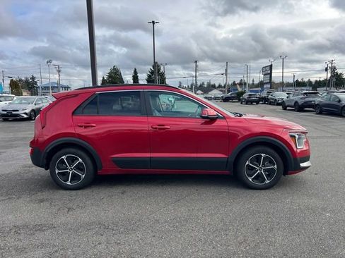 Certified 2024 Kia Niro EX image 6