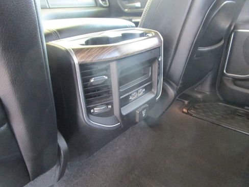 Used 2020 RAM 1500 Laramie RWD image 21