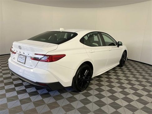 Used 2026 Toyota Camry SE w/ Convenience Package image 9