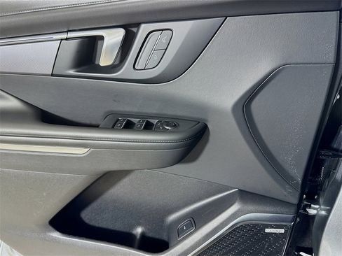 Certified 2025 Buick Enclave Sport Touring image 16