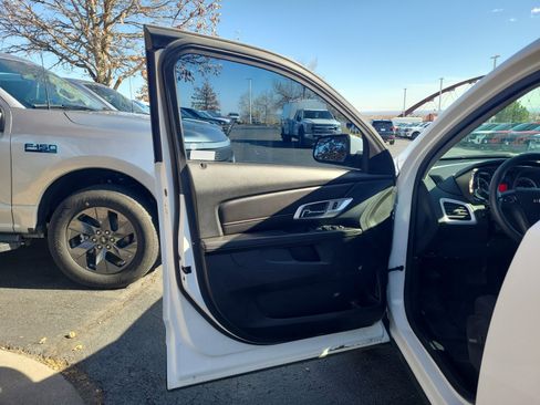 Used 2017 GMC Terrain SLE image 13