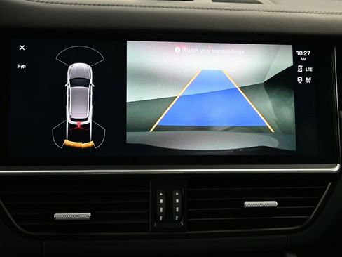 Used 2022 Porsche Cayenne Turbo image 9