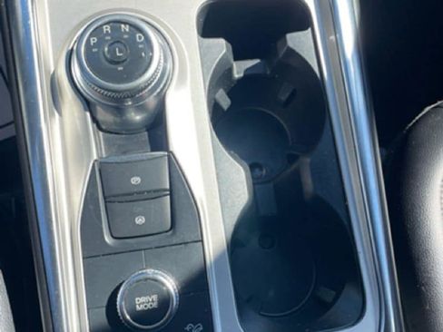 Used 2022 Ford Explorer Limited image 16