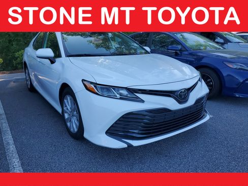 Used 2020 Toyota Camry LE image 1