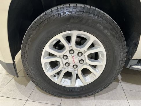 Used 2017 GMC Yukon SLT w/ Open Road Package AWD/4WD image 31