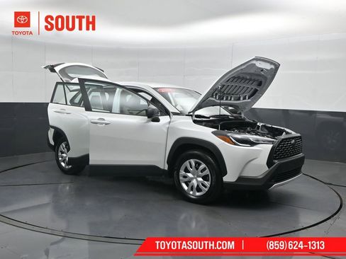 Used 2024 Toyota Corolla Cross L AWD/4WD image 54