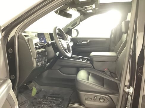 Used 2025 Chevrolet Tahoe Z71 w/ Z71 Off-Road Package image 19