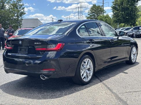 Certified 2025 BMW 330i xDrive Sedan w/ Premium Package AWD/4WD image 5