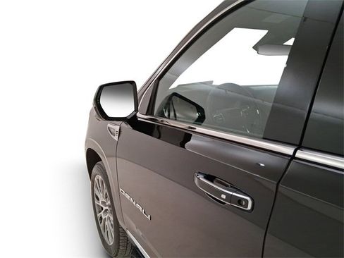 Certified 2025 GMC Yukon Denali image 10