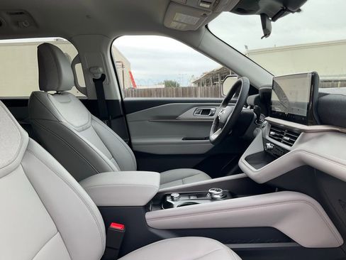 New 2026 Ford Explorer Active w/ Active Comfort Package image 47