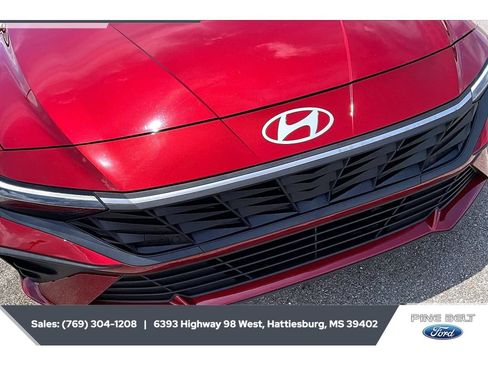 Used 2024 Hyundai Elantra SE FWD image 21