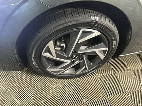 Used 2025 Hyundai Elantra SEL FWD image 10