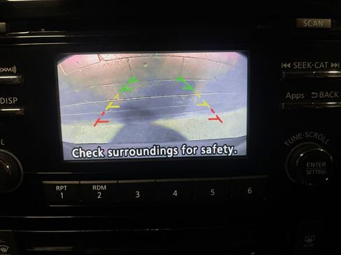 Used 2015 Nissan Rogue SV image 12