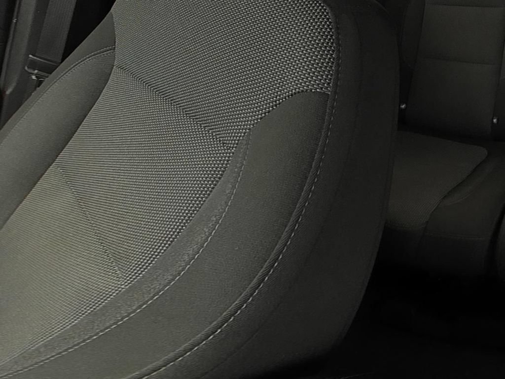 Used 2023 Chevrolet Traverse LT FWD image 12