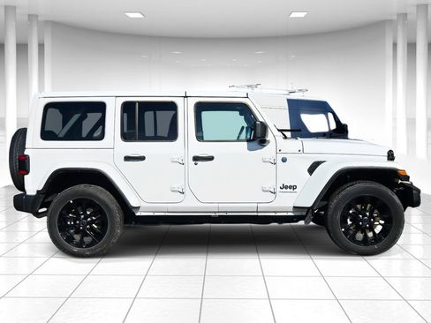 Used 2025 Jeep Wrangler Unlimited Sahara w/ Safety Group image 2