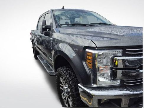 Used 2019 Ford F250 Lariat w/ Lariat Ultimate Package AWD/4WD image 9