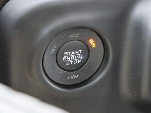 Used 2021 Jeep Gladiator Sport image 42