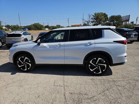 Used 2024 Mitsubishi Outlander SE FWD image 6