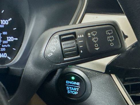 Used 2020 Ford Escape SE FWD image 13