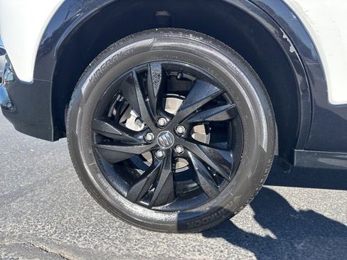 Used 2024 Buick Encore GX Sport Touring image 9