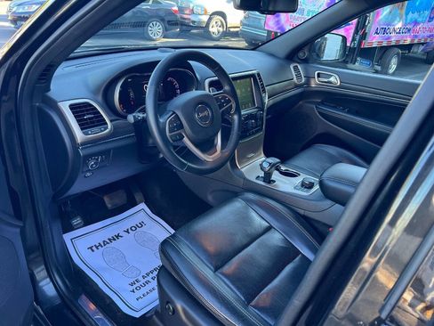 Used 2015 Jeep Grand Cherokee Limited w/ Luxury Group II AWD/4WD image 16