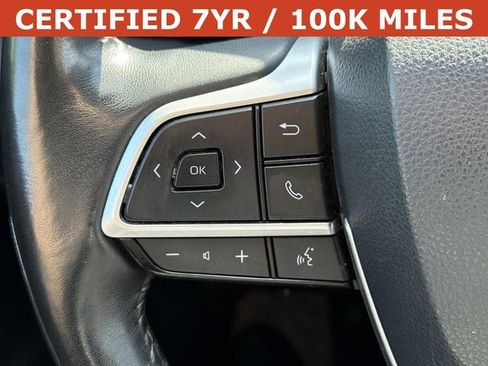 Used 2023 Toyota Highlander LE FWD image 24