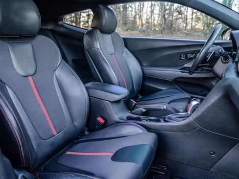 Used 2019 Hyundai Veloster Turbo image 31